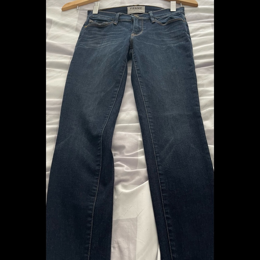 Frame Le Skinny De Jeanne jeans, gently used, size 24.
